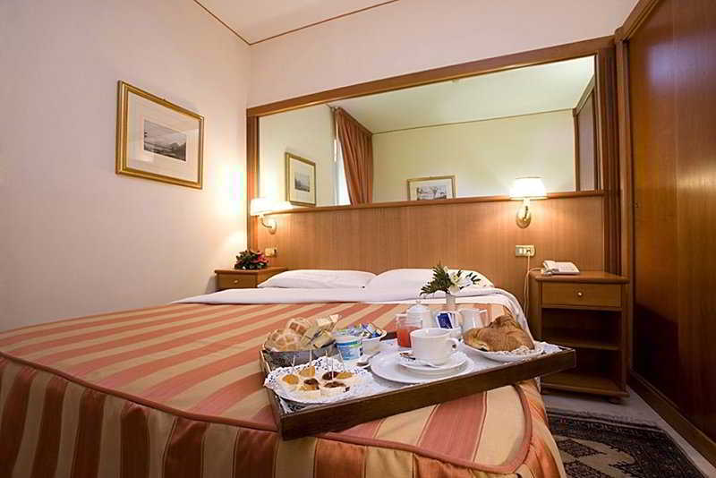 San Giorgio 3* Napels